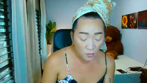 Snapshot of louie_sexy chatting on 07.17.26 Cathy online show from 07.17.26