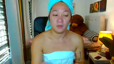 Snapshot of louie_sexy chatting on 08.04.26 Cathy online show from 08.04.26