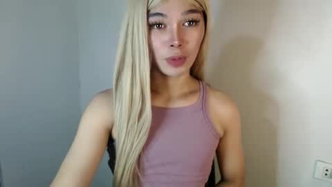 Snapshot of louilalicious chatting on 02.28.25 louilalicious online show from 02.28.25