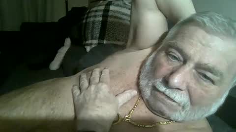 Snapshot of louis_chokdee chatting on 03.08.25 louis_chokdee online show from 03.08.25