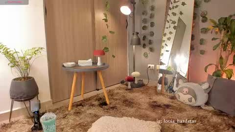 Snapshot of louis_hardstar chatting on 04.10.26 Louis Valdz online show from 04.10.26