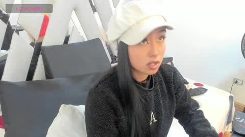 Snapshot of louise_taylorr chatting on 01.23.25 louise_taylorr online show from 01.23.25