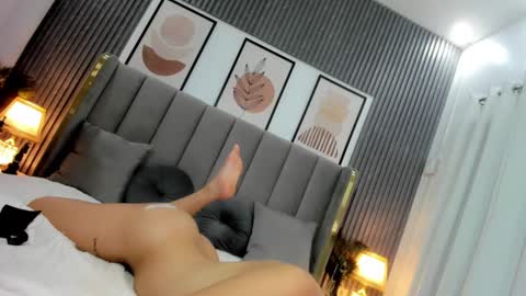 Snapshot of louiseelizabeth chatting on 12.03.24 samantha online show from 12.03.24