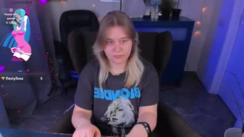Snapshot of louisemous chatting on 02.06.26 Loise online show from 02.06.26