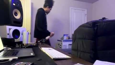 Snapshot of love4heelz chatting on 01.06.25 Prynce online show from 01.06.25