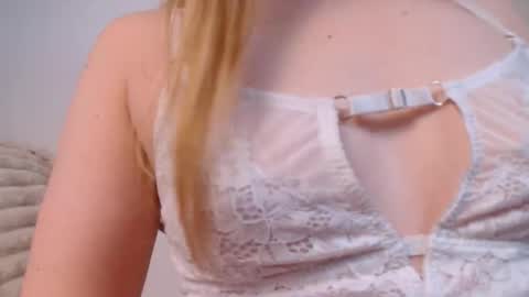 love bella  online show from 05.08.26