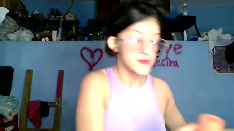 Snapshot of love_electra chatting on 09.25.25 love_electra online show from 09.25.25