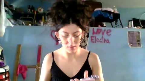 Snapshot of love_electra chatting on 11.13.25 love_electra online show from 11.13.25
