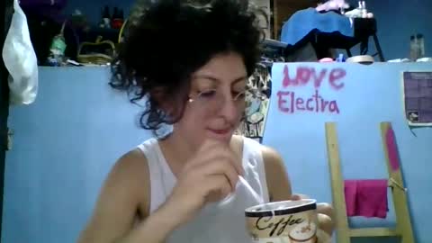 Snapshot of love_electra chatting on 12.01.25 love_electra online show from 12.01.25