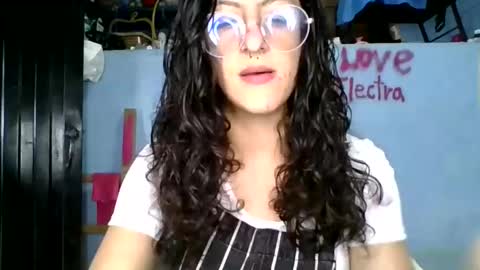 Snapshot of love_electra chatting on 12.15.25 love_electra online show from 12.15.25