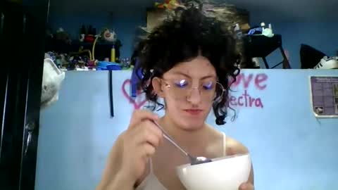 Snapshot of love_electra chatting on 02.10.26 love_electra online show from 02.10.26