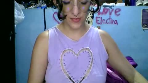 Snapshot of love_electra chatting on 04.05.26 love_electra online show from 04.05.26