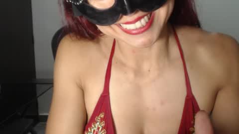 Snapshot of love_gatubela chatting on 09.22.25 Nina online show from 09.22.25