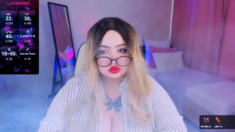 Snapshot of love_insidee chatting on 12.19.24 Sailor online show from 12.19.24