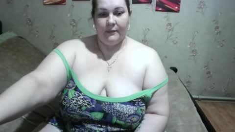 Snapshot of love_milanna chatting on 12.19.24 Milana online show from 12.19.24
