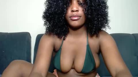 Snapshot of love_piahh chatting on 11.18.25 piah online show from 11.18.25