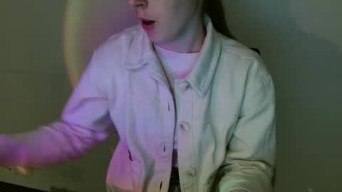 Vivian online show from 02.14.26