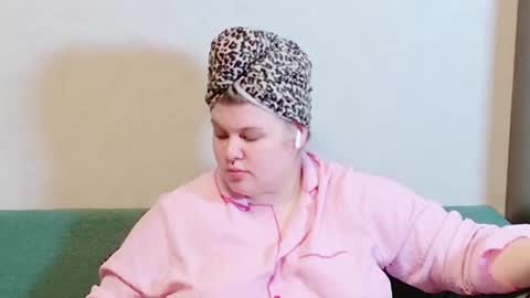 Snapshot of love_wiggy18 chatting on 12.02.24 Ally online show from 12.02.24