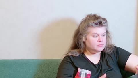 Snapshot of love_wiggy18 chatting on 12.13.24 Ally online show from 12.13.24