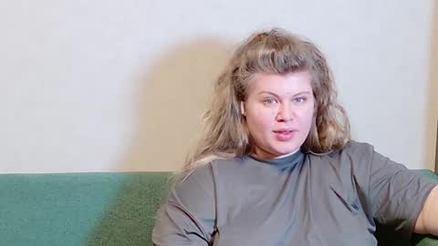 Snapshot of love_wiggy18 chatting on 12.18.24 Ally online show from 12.18.24