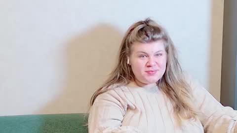 Snapshot of love_wiggy18 chatting on 02.12.25 Ally online show from 02.12.25