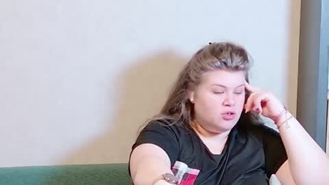 Snapshot of love_wiggy18 chatting on 02.17.25 Ally online show from 02.17.25