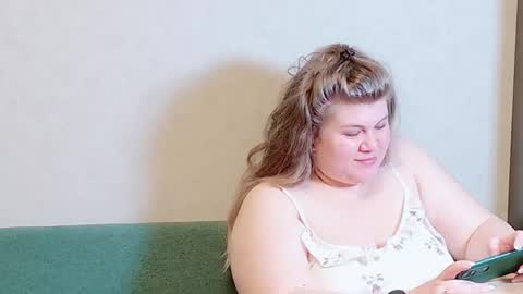 Snapshot of love_wiggy18 chatting on 02.25.25 Ally online show from 02.25.25