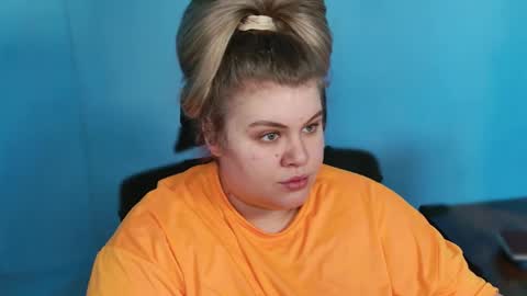 Snapshot of love_wiggy18 chatting on 02.10.26 Ally online show from 02.10.26