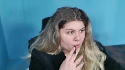 Snapshot of love_wiggy18 chatting on 02.19.26 Ally online show from 02.19.26