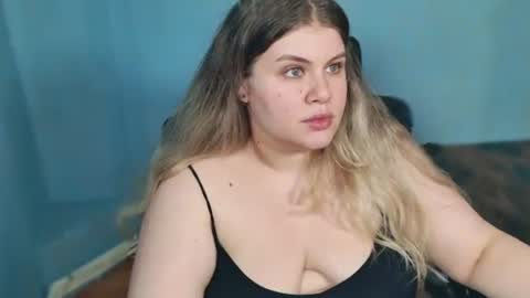 Snapshot of love_wiggy18 chatting on 06.15.26 Ally online show from 06.15.26