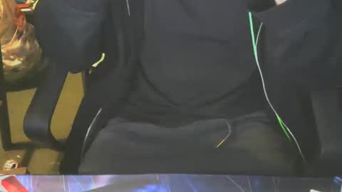 lovebird71 online show from 11.16.25