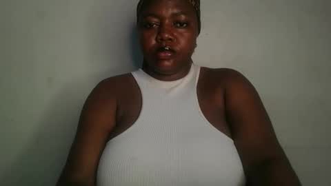 Snapshot of lovecumsluttie chatting on 02.05.26 mila online show from 02.05.26