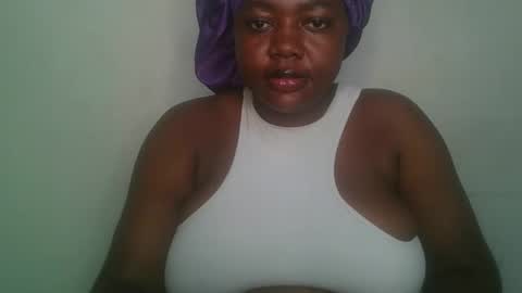 Snapshot of lovecumsluttie chatting on 02.05.26 mila online show from 02.05.26