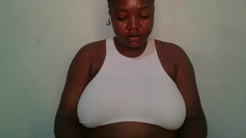 Snapshot of lovecumsluttie chatting on 02.09.26 mila online show from 02.09.26