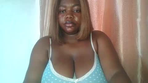 Snapshot of lovecumsluttie chatting on 02.21.26 mila online show from 02.21.26