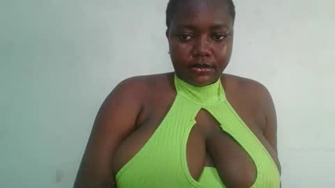 Snapshot of lovecumsluttie chatting on 02.28.26 mila online show from 02.28.26