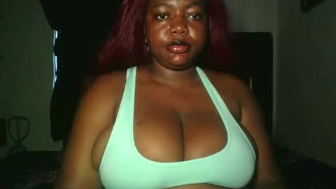 Snapshot of lovecumsluttie chatting on 03.02.26 mila online show from 03.02.26