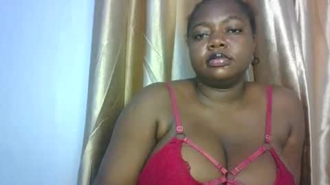 Snapshot of lovecumsluttie chatting on 03.13.26 mila online show from 03.13.26