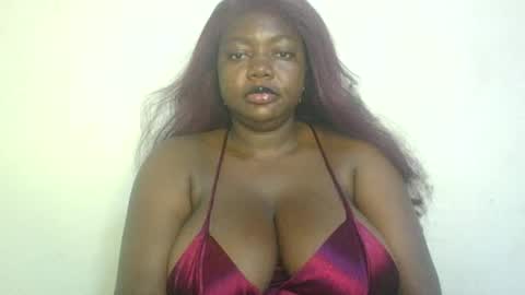 Snapshot of lovecumsluttie chatting on 05.24.26 mila online show from 05.24.26