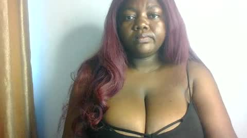 Snapshot of lovecumsluttie chatting on 06.21.26 mila online show from 06.21.26