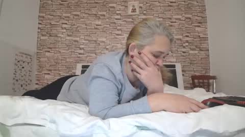 Snapshot of loveheaven4u chatting on 12.01.25 heaven online show from 12.01.25