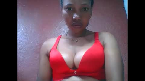 Snapshot of loveinlife750427 chatting on 11.12.25 loveinlife750427 online show from 11.12.25