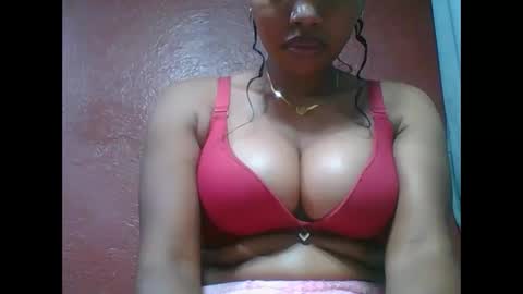 Snapshot of loveinlife750427 chatting on 11.27.25 loveinlife750427 online show from 11.27.25