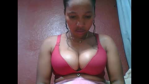 Snapshot of loveinlife750427 chatting on 11.27.25 loveinlife750427 online show from 11.27.25