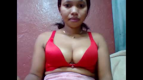 Snapshot of loveinlife750427 chatting on 12.15.25 loveinlife750427 online show from 12.15.25