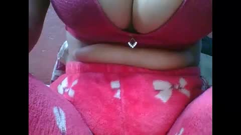 Snapshot of loveinlife750427 chatting on 01.15.26 loveinlife750427 online show from 01.15.26