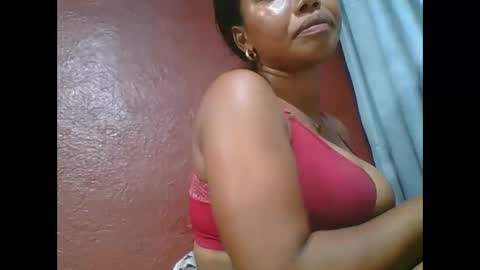 Snapshot of loveinlife750427 chatting on 01.15.26 loveinlife750427 online show from 01.15.26