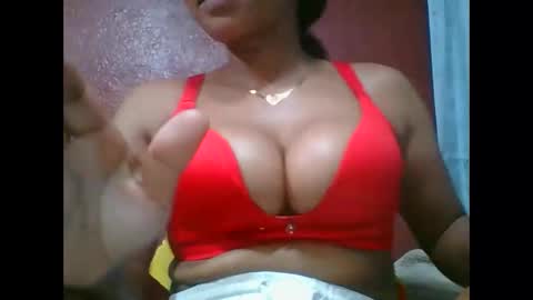 Snapshot of loveinlife750427 chatting on 01.16.26 loveinlife750427 online show from 01.16.26