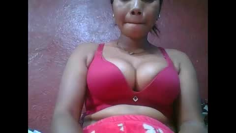 Snapshot of loveinlife750427 chatting on 01.18.26 loveinlife750427 online show from 01.18.26