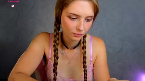 Molly online show from 08.03.26